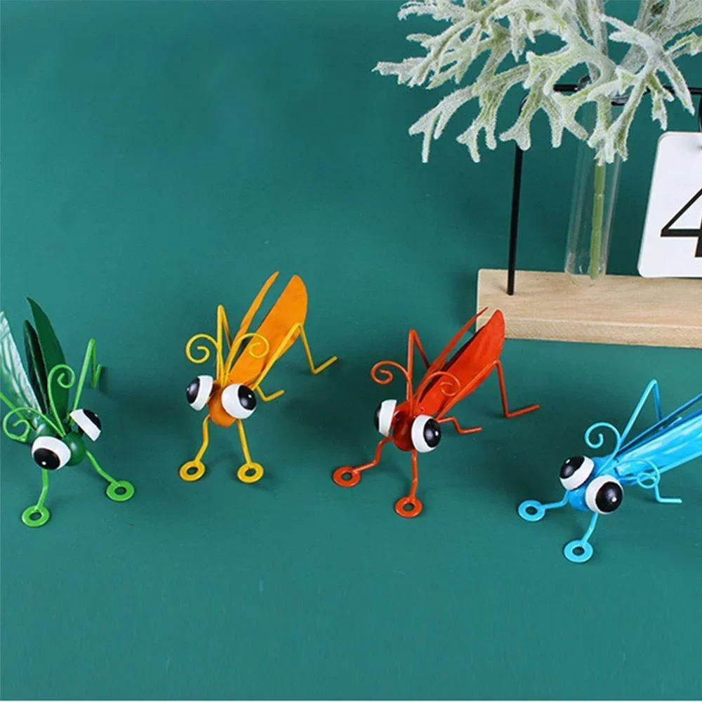 Resin Art Tree - Garden Cute Metal Grasshopper Statue Decoration